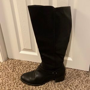 Black boots, wide calf